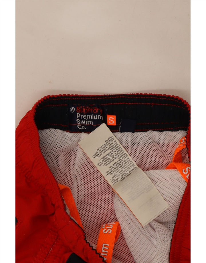 Pantaloncini da bagno grafici da uomo Superdry piccoli in poliestere rosso