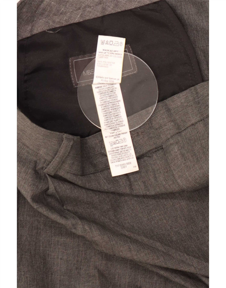 Pantaloni da abito da uomo con vestibilità regolare e peggati Marks & Spencer W40 L31 Grigi