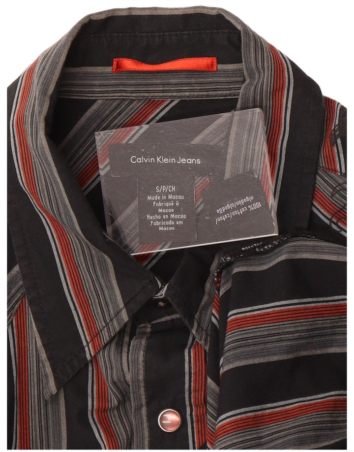 CALVIN KLEIN JEANS Camicia grafica da uomo piccola in cotone a righe nere