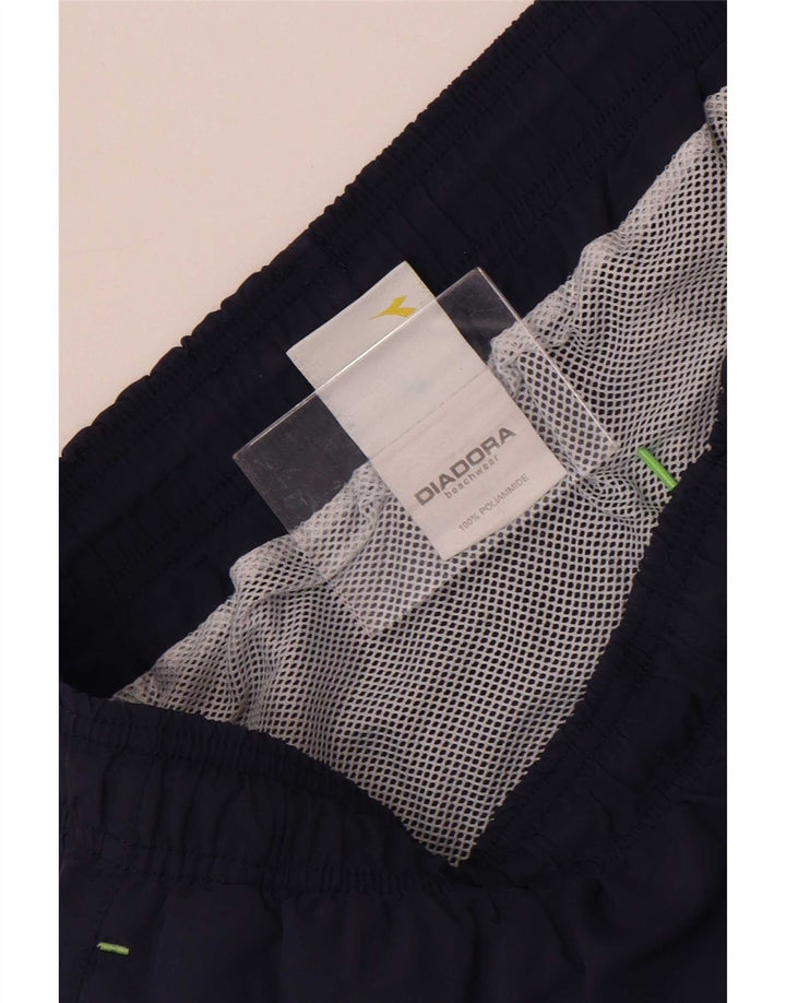 Pantaloncini da bagno grafici da uomo Diadora medi blu navy in poliammide