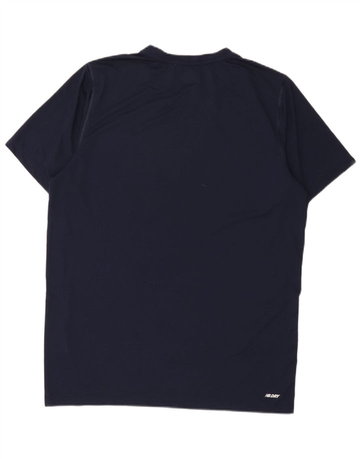 T-shirt grafica da uomo New Balance Top grande in poliestere blu navy