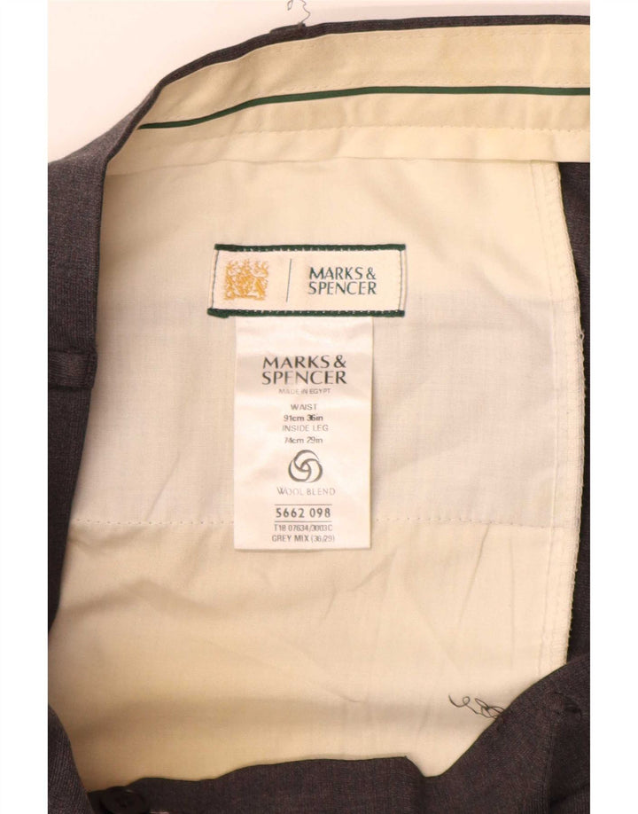 Pantaloni da abito con pegging da uomo Marks & Spencer W36 L29 poliestere grigio