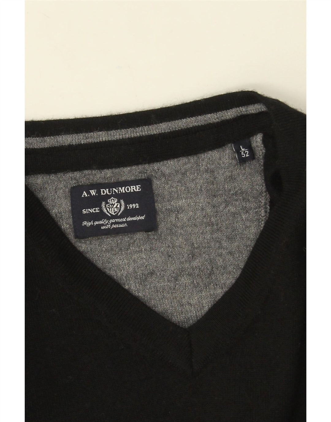 Maglione da uomo con scollo a V A.W.Dunmore IT 52 Large in lana nera