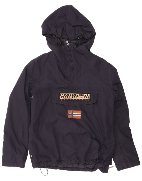 Giacca anorak da uomo con cappuccio grafico Napapijri UK 40 Large blu navy in poliammide