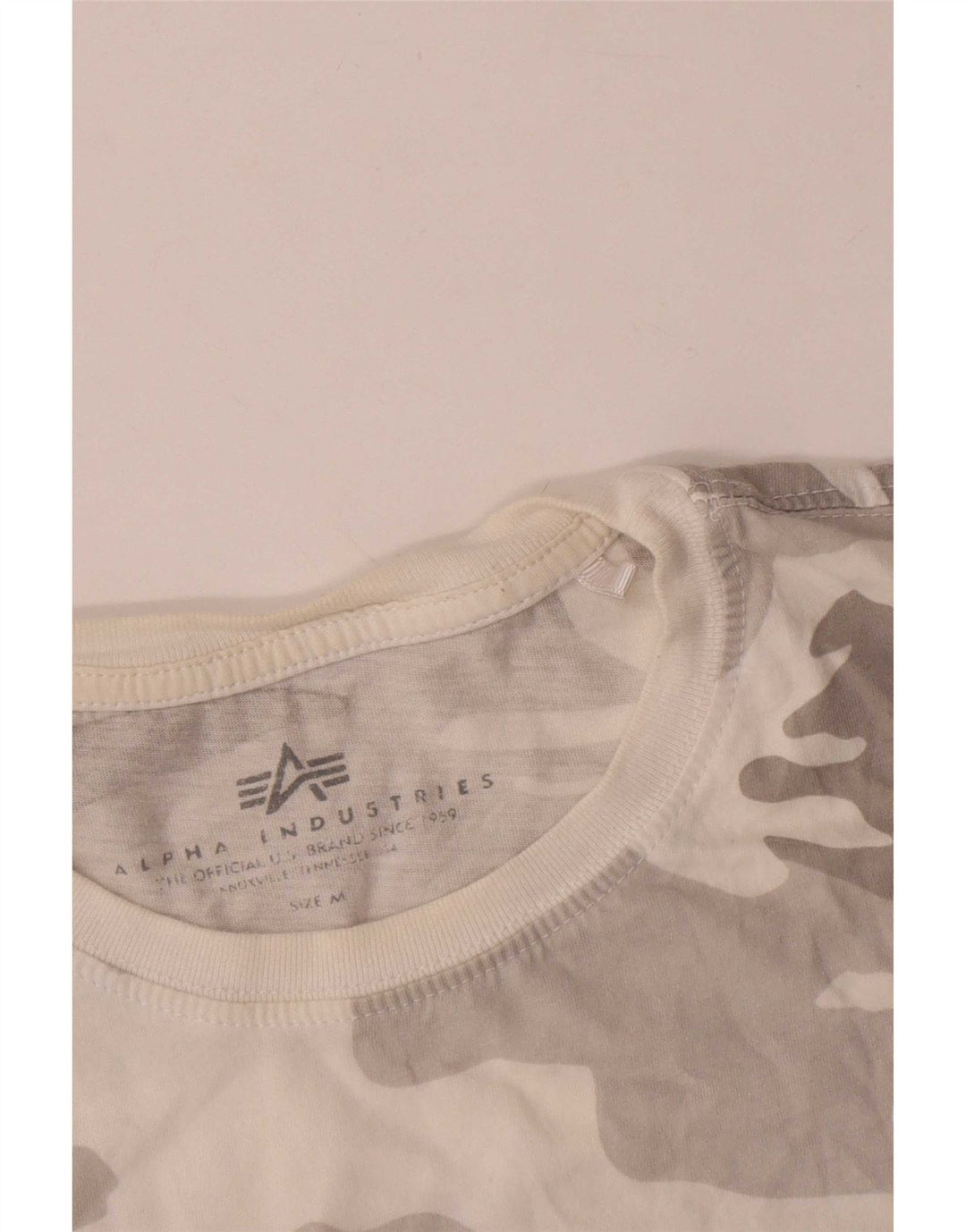 T-shirt grafica da uomo Alpha Industries Top in cotone mimetico grigio medio