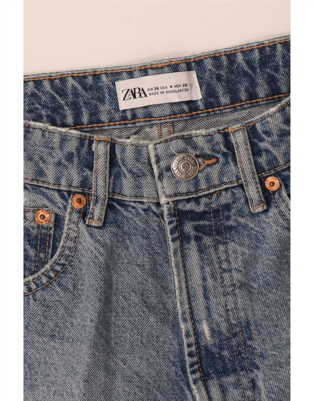 Pantaloncini in denim invecchiato Zara da donna EU 36 XS W26 Blu