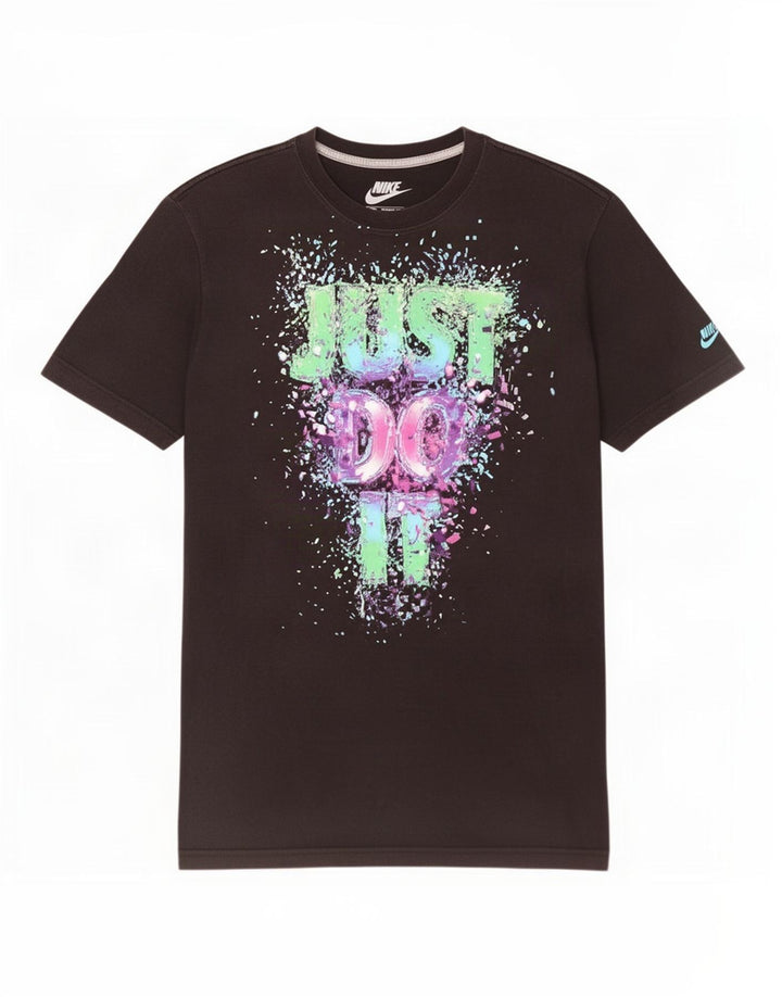 T-shirt grafica Nike da uomo con vestibilità regolare, colore nero medio