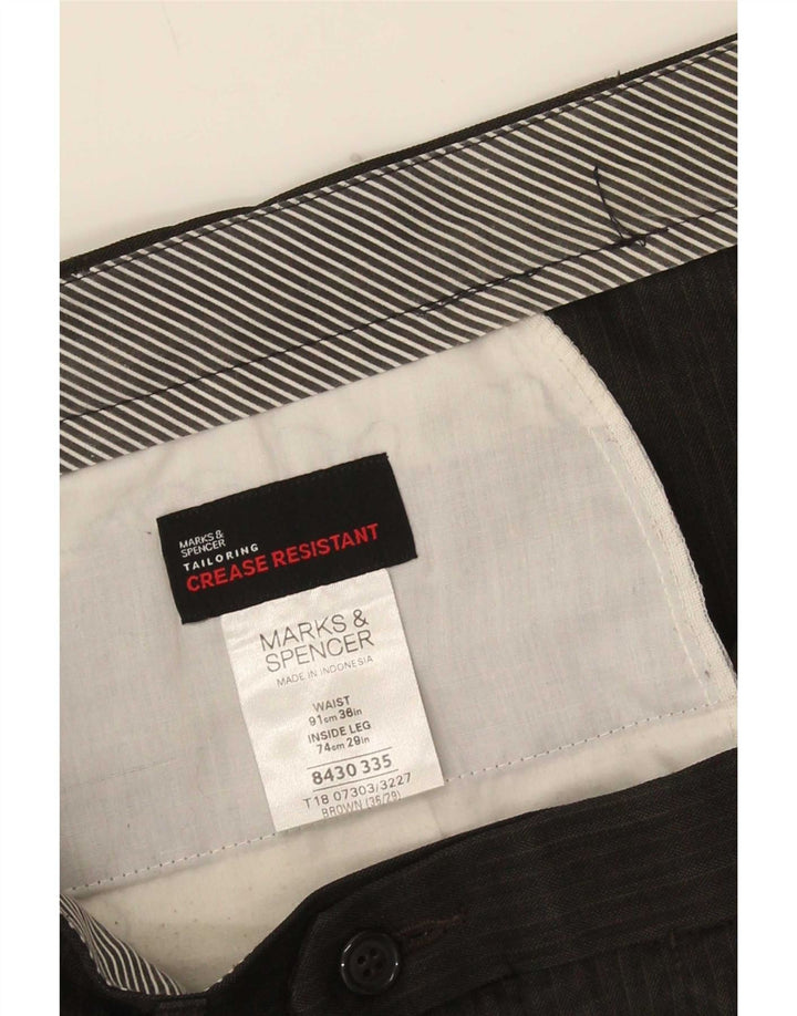 Pantaloni da abito con pegging da uomo Marks & Spencer W36 L29 Poliestere gessato marrone