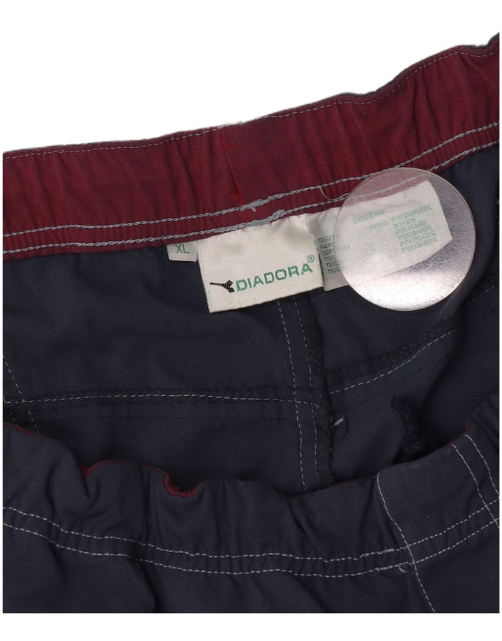 Pantaloncini sportivi Diadora Bermuda da uomo XL Blu Navy in poliammide