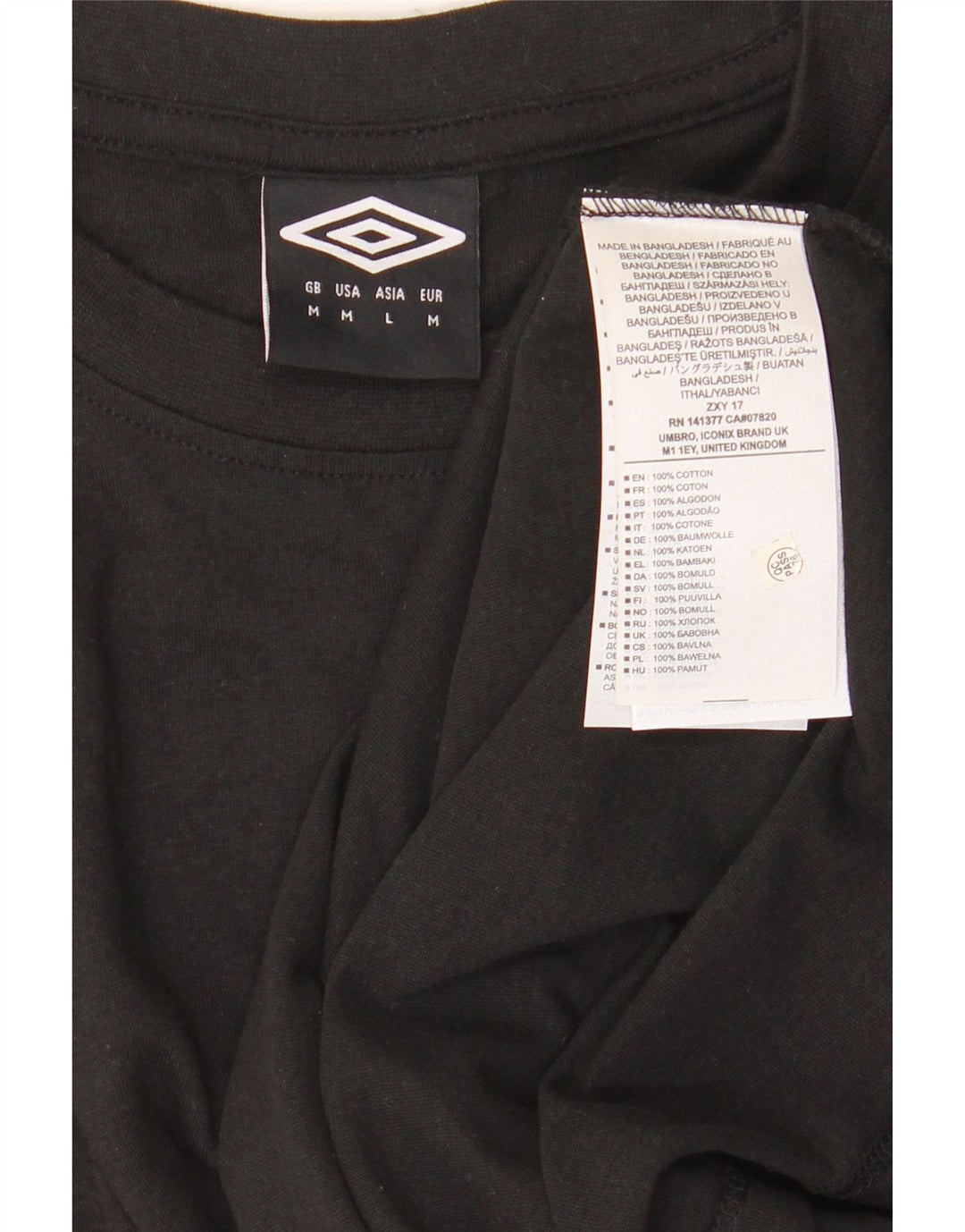 T-shirt da uomo Umbro Top in cotone nero medio