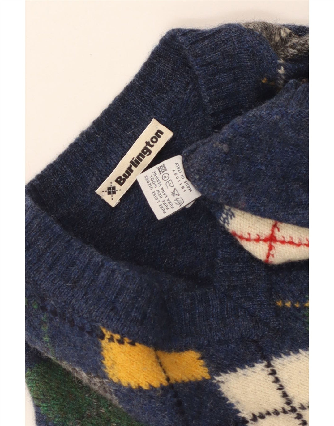 Maglione da uomo Burlington con scollo a V, lana vergine blu medio a rombi/diamante