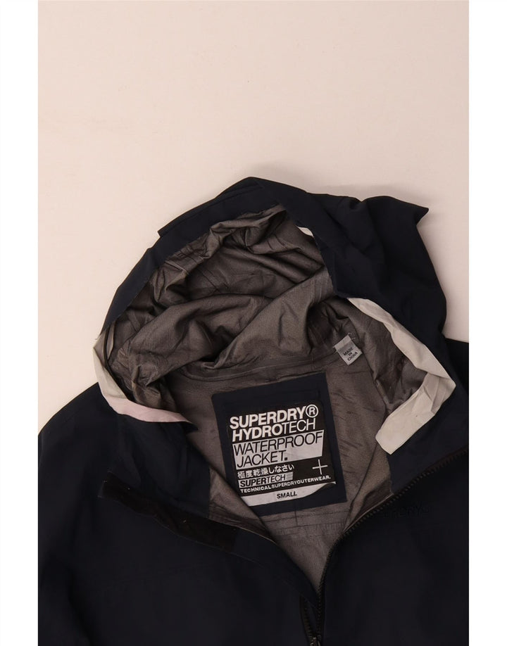 Giacca impermeabile da uomo con cappuccio SUPERDRY UK 36 Small Poliestere blu navy