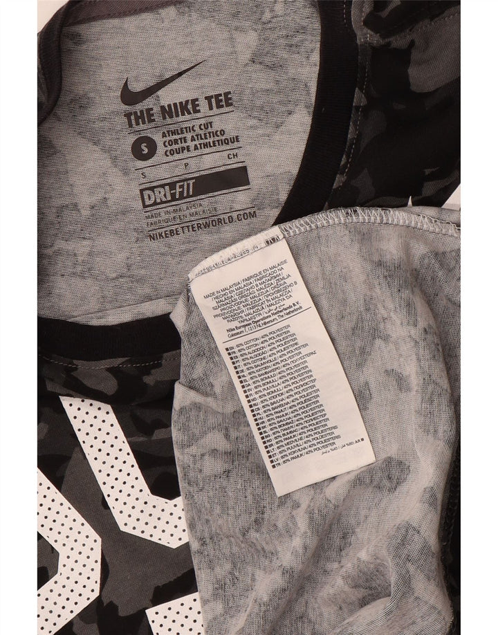 NIKE T-shirt grafica da uomo con taglio atletico, piccola, in cotone mimetico nero