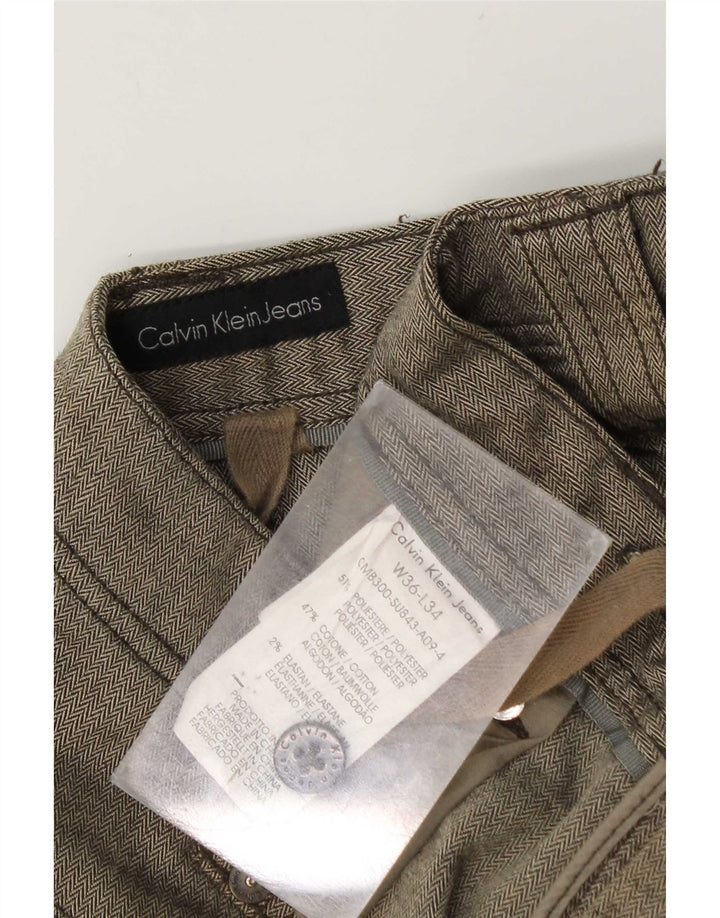 Pantaloni cargo dritti da uomo Calvin Klein W36 L34 grigio a spina di pesce