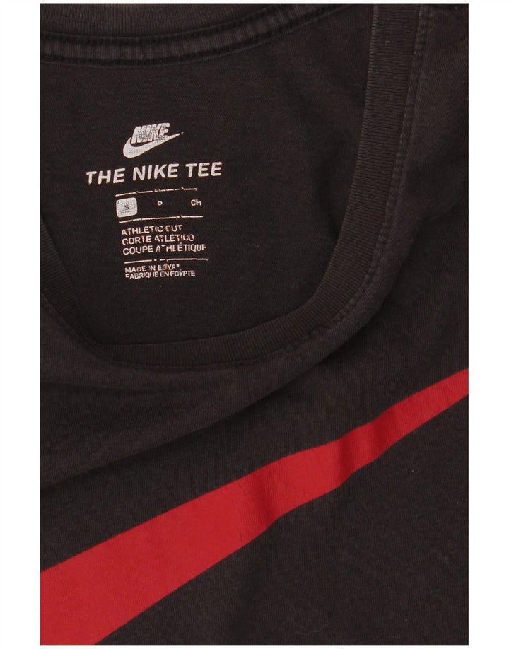 T-shirt grafica NIKE da uomo con taglio atletico, piccola, nera