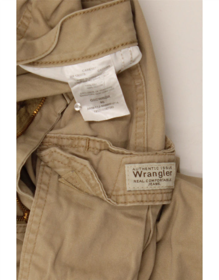 Pantaloncini cargo da uomo Wrangler W40 XL in cotone beige