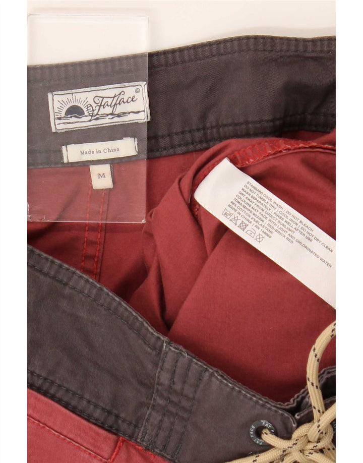 Pantaloncini da bagno da uomo Fat Face in cotone color block rosso medio