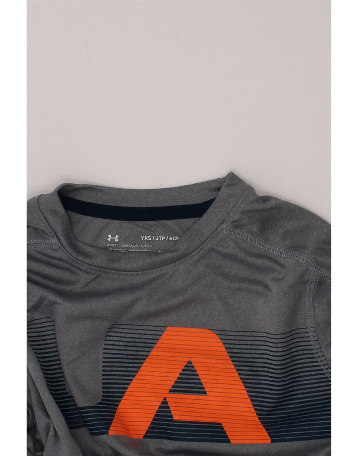 Maglietta grafica da ragazzo Under Armour manica lunga 6-7 anni XS grigia