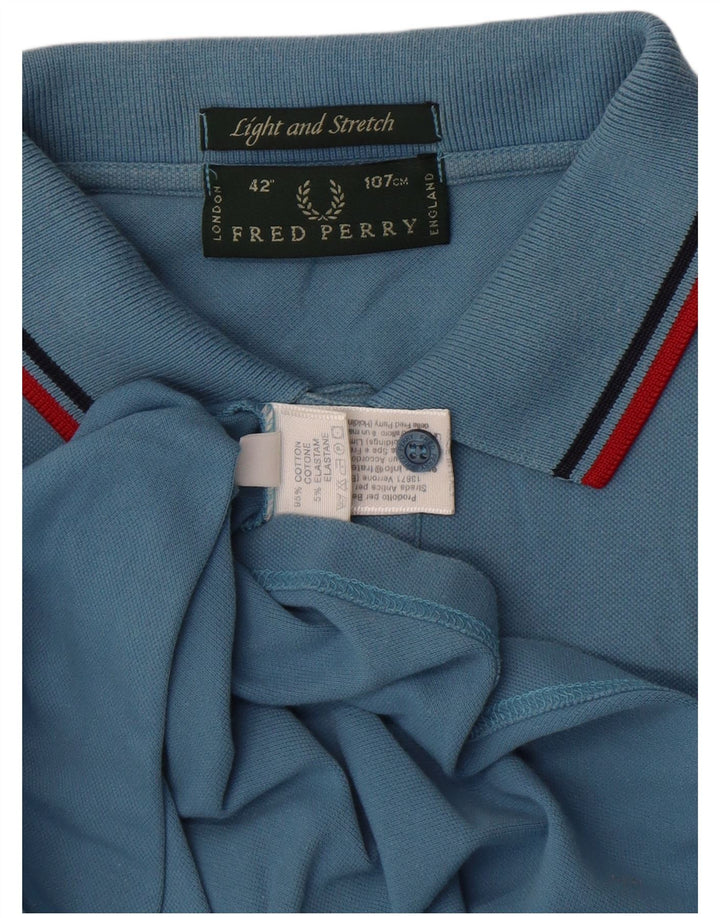 Polo Fred Perry da uomo leggera ed elasticizzata in cotone blu medio